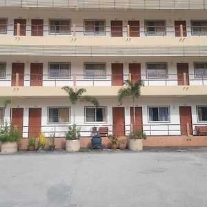 Ekaluk Place Inn
